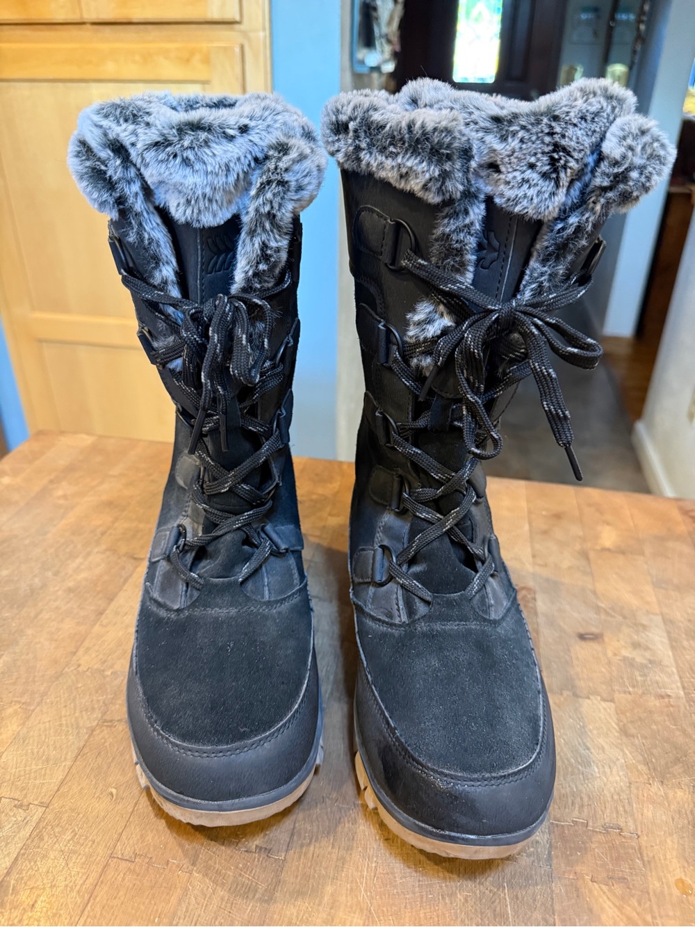 Black Faux-Fur Swede Tall Lace-Up Winter Snow Boots Women’s Sz 9